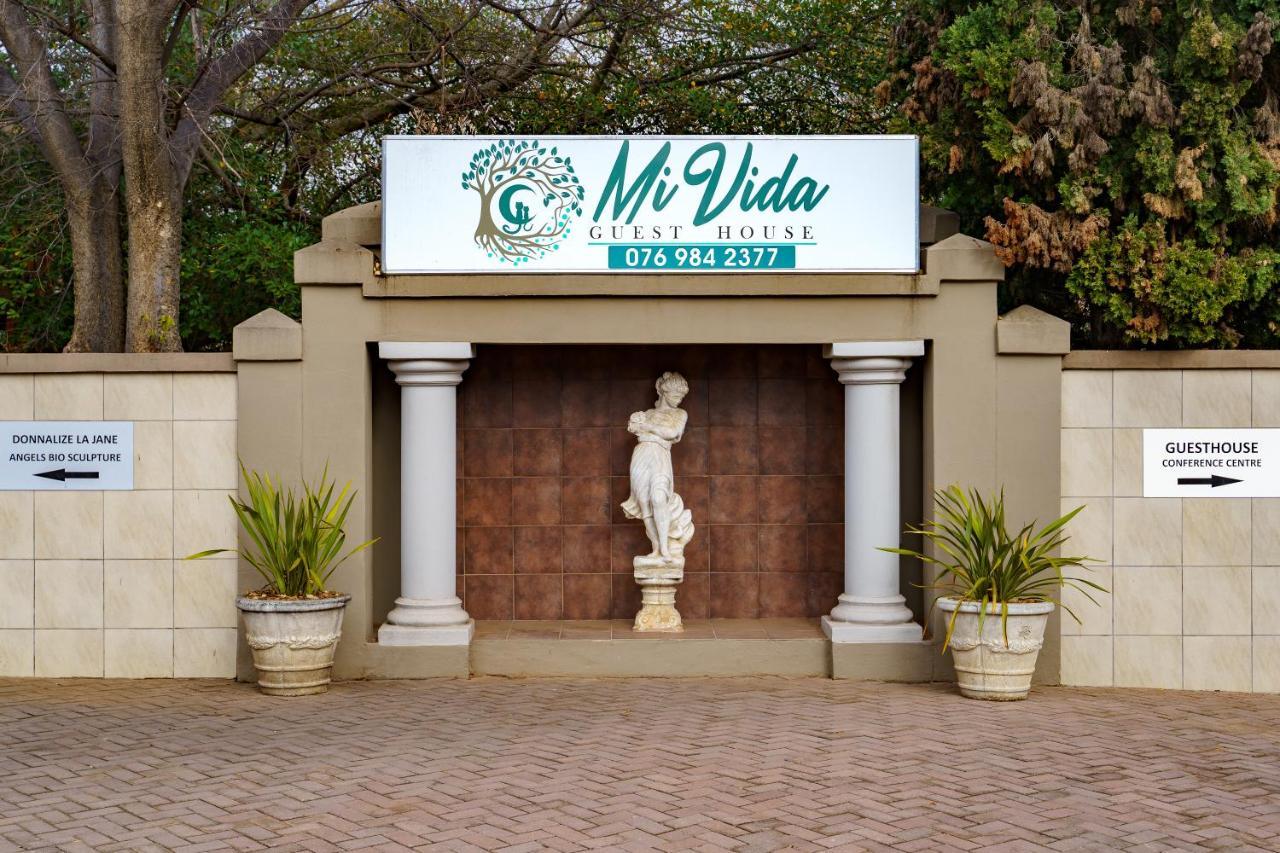 Mi Vida Guesthouse Klerksdorp Extérieur photo